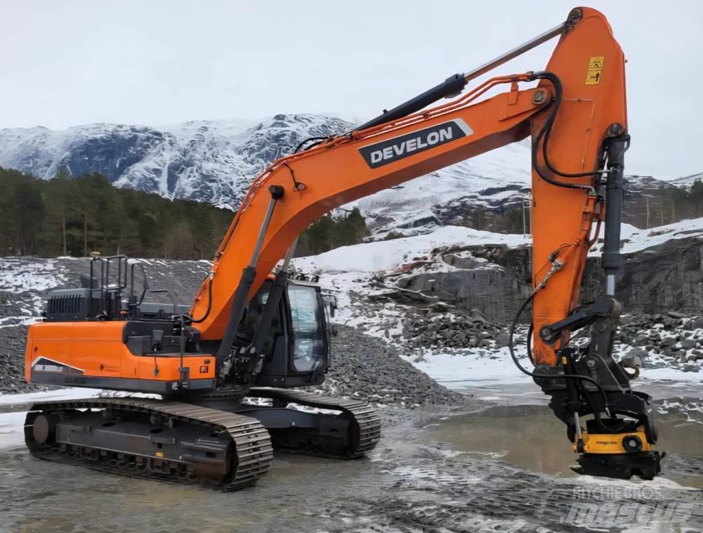 Develon DX 300 LC-7 Raupenbagger