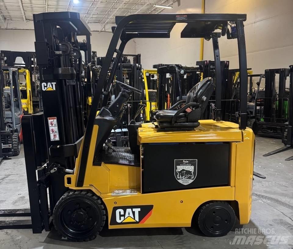 CAT EC30N2 Elektrostapler