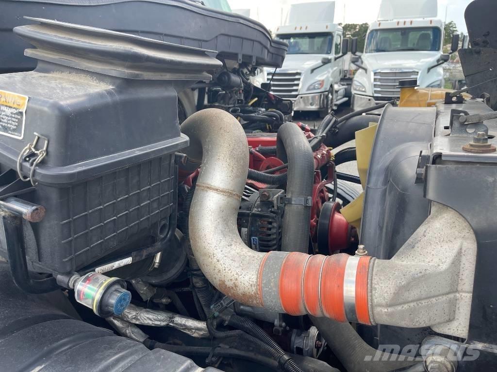 International 4300 Kofferaufbau