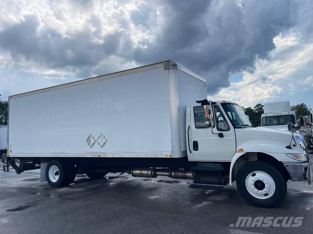 International 4300 Kofferaufbau