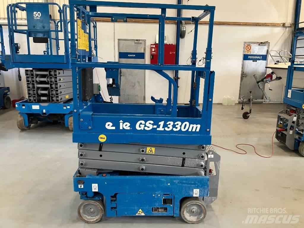 Genie GS 1330 Scheren-Arbeitsbühnen