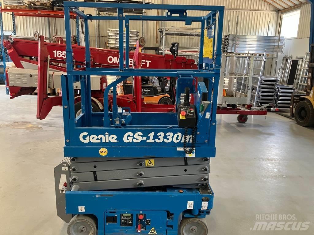 Genie GS 1330 Scheren-Arbeitsbühnen
