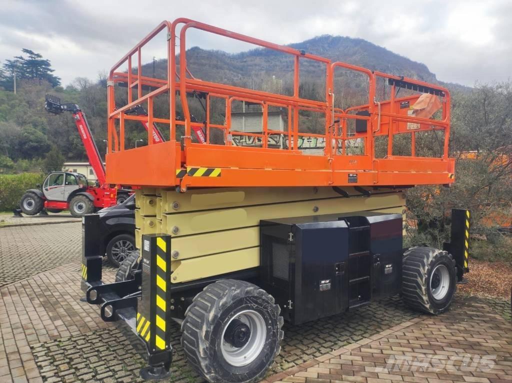 JLG 430 LRT Personenaufzüge