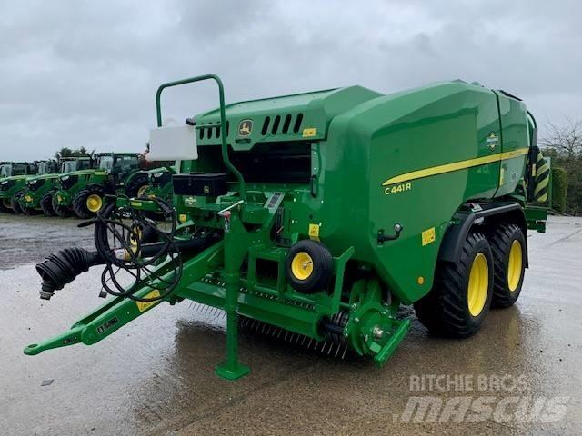 John Deere C441 R Rundballenpressen