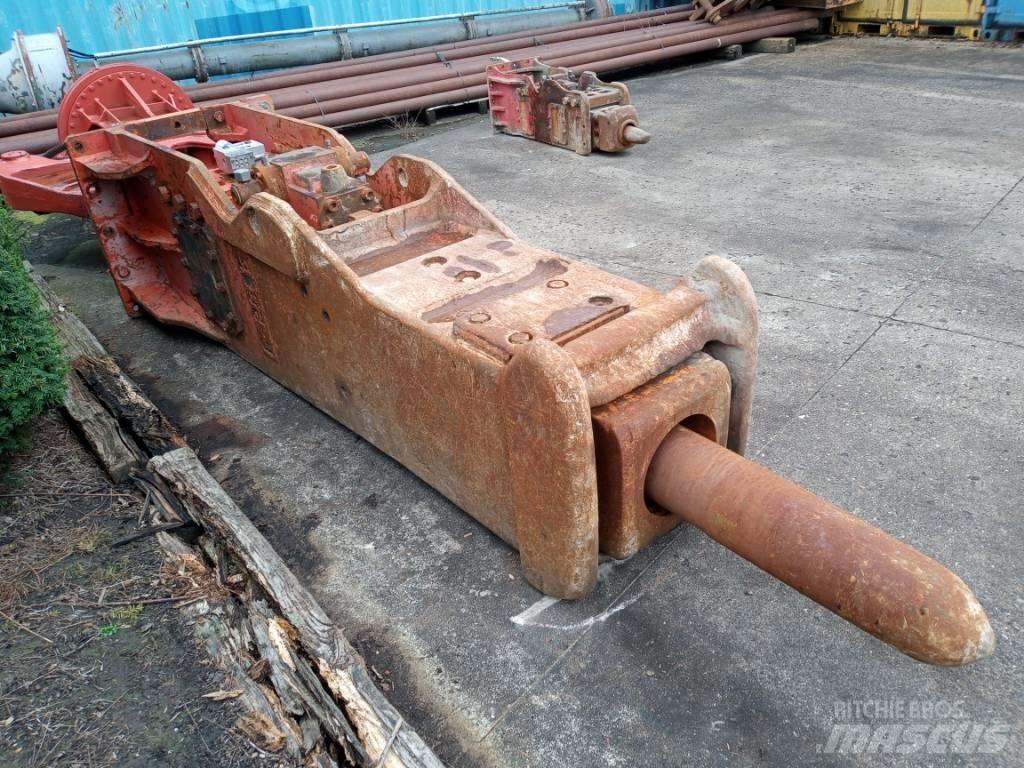 NPK E-260B Hammer / Brecher