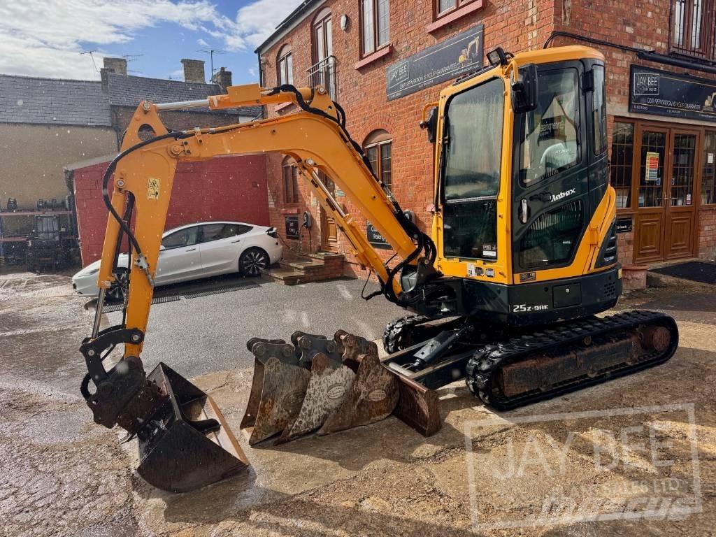 Hyundai R25Z-9 AK Minibagger < 7t