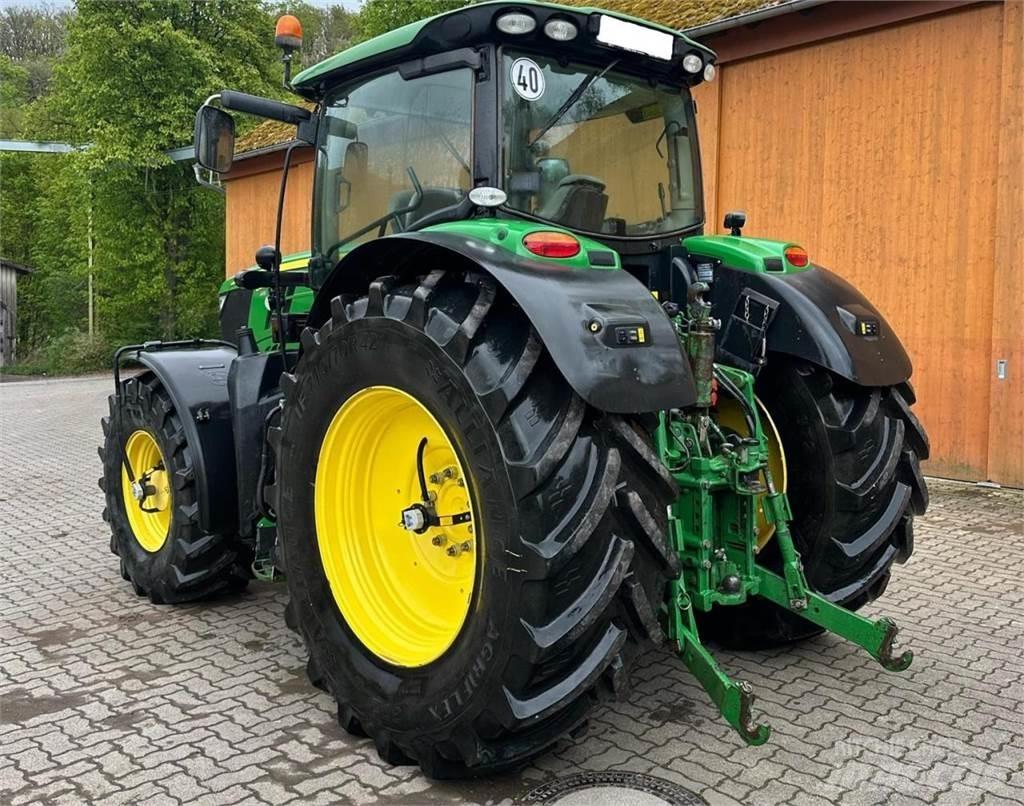 John Deere 6210R Traktoren