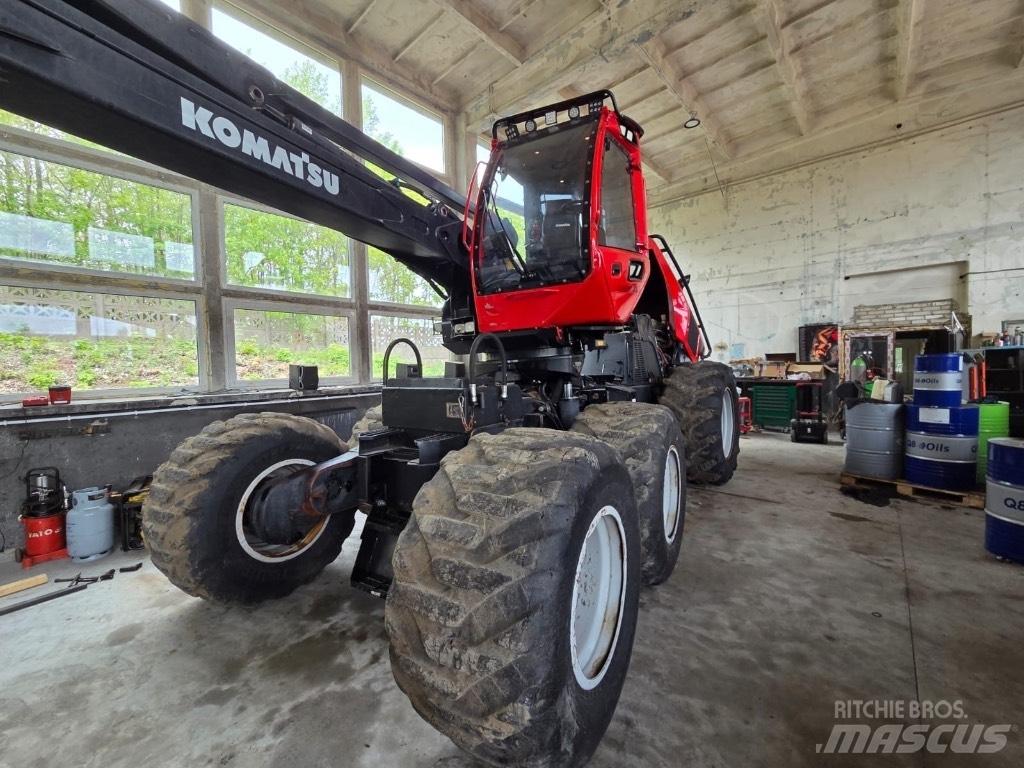 Komatsu 911 Harvester
