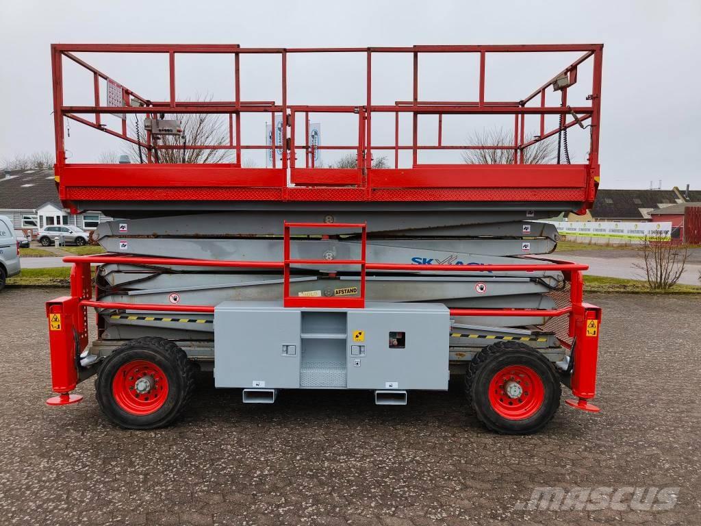 SkyJack SJ 9250 RT Scheren-Arbeitsbühnen
