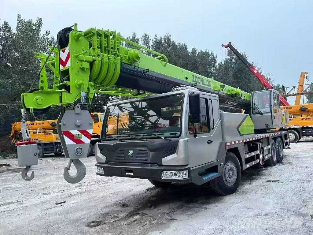Zoomlion ZTC 250 A All-Terrain-Krane