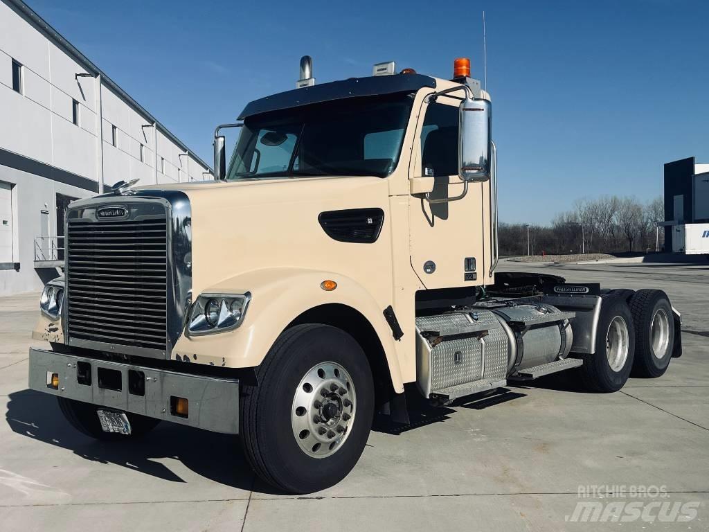 Freightliner 122 SD Sattelzugmaschinen