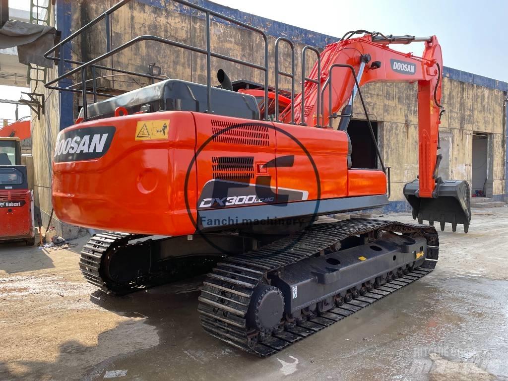 Doosan DX300 Raupenbagger