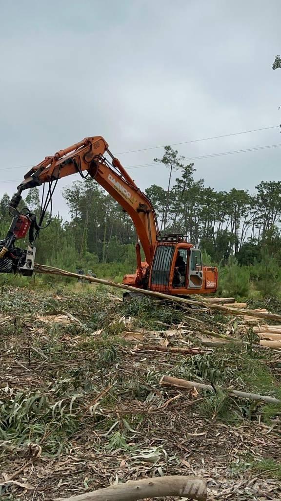 Daewoo 220 Forstbagger
