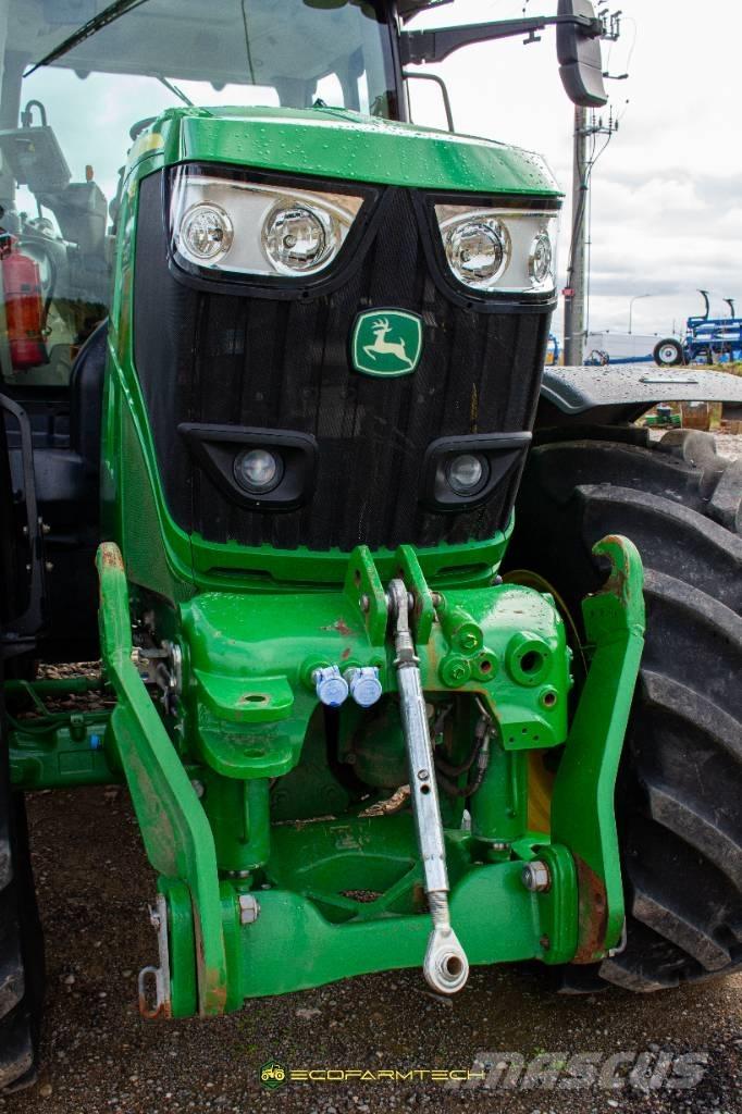 John Deere 6215 R Traktoren