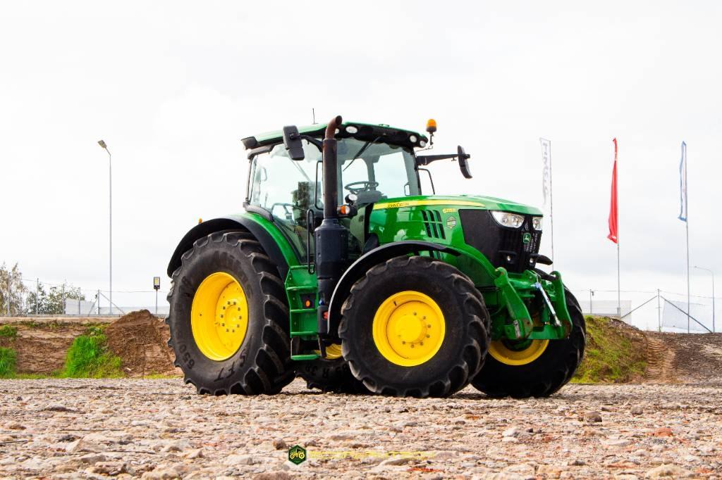 John Deere 6215 R Traktoren