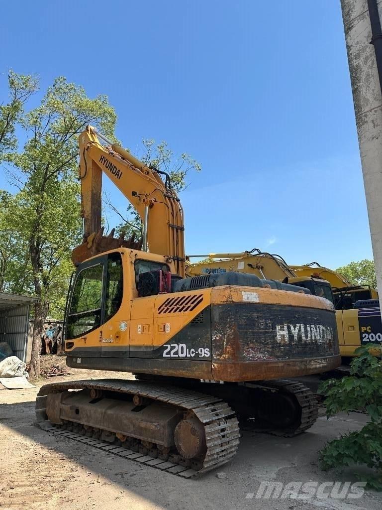 Hyundai 220LC-9S Raupenbagger