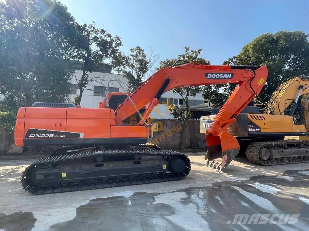 Doosan DX 225 LC Raupenbagger