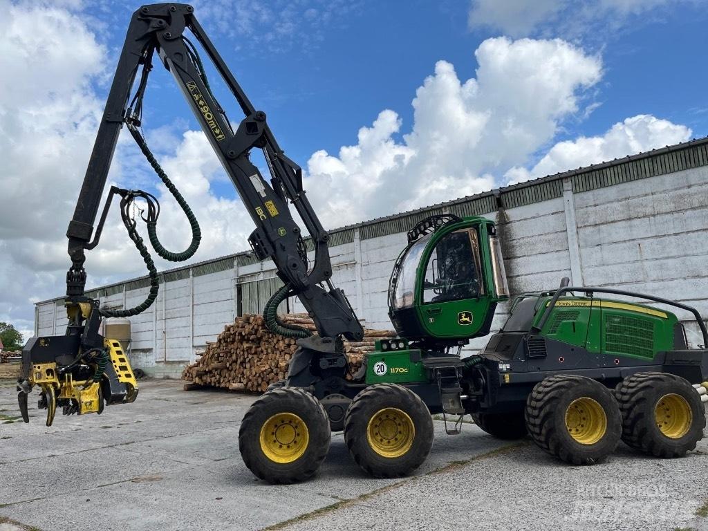 John Deere 1170G Harvester