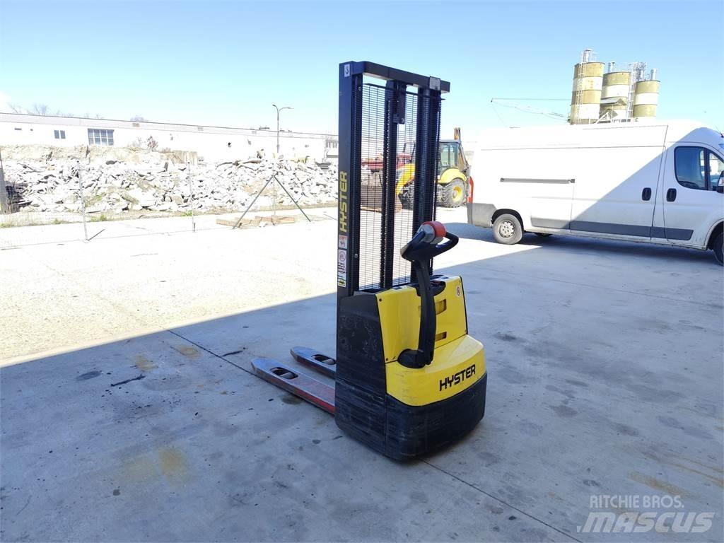 Hyster S1.0E Deichselstapler
