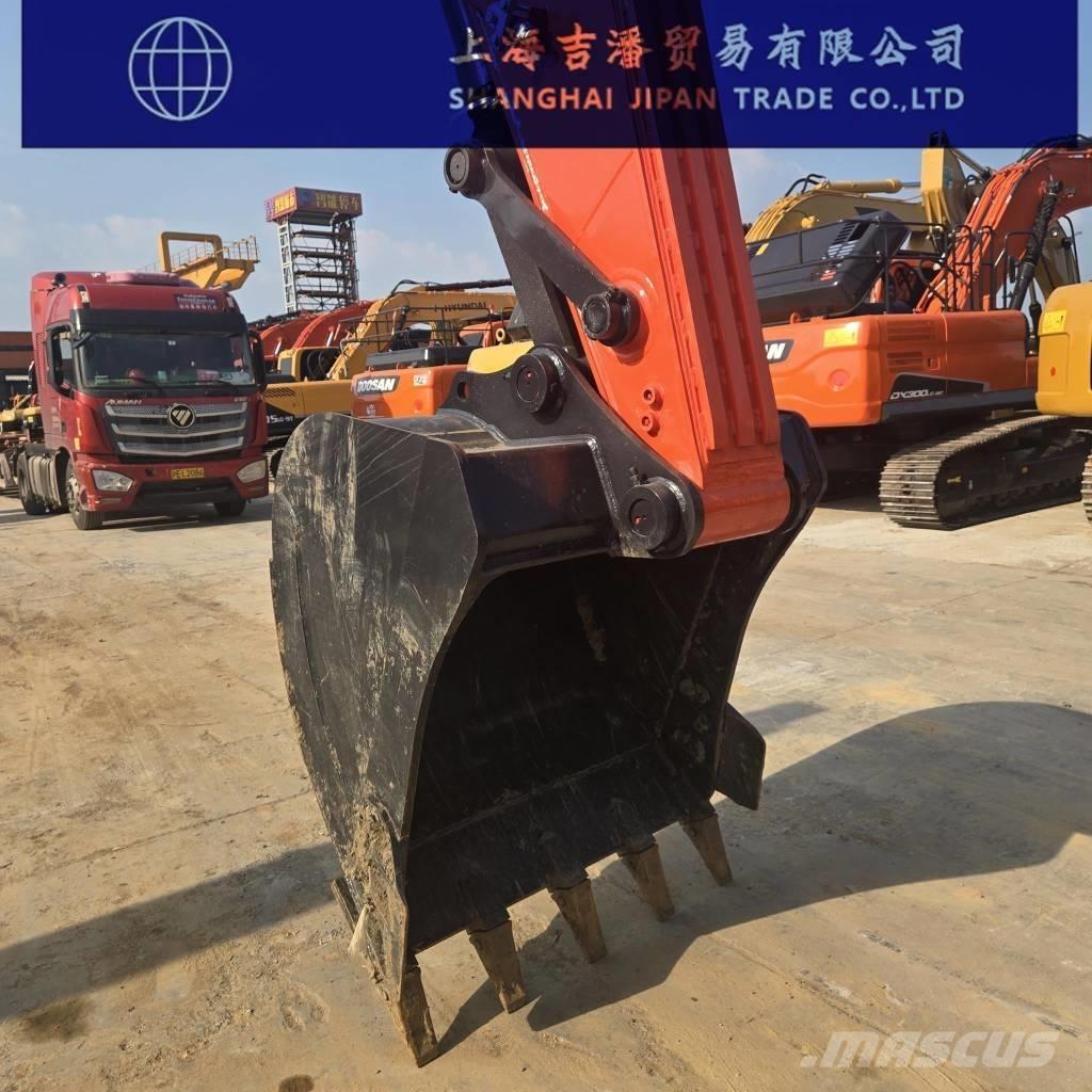Doosan DX 300 Raupenbagger