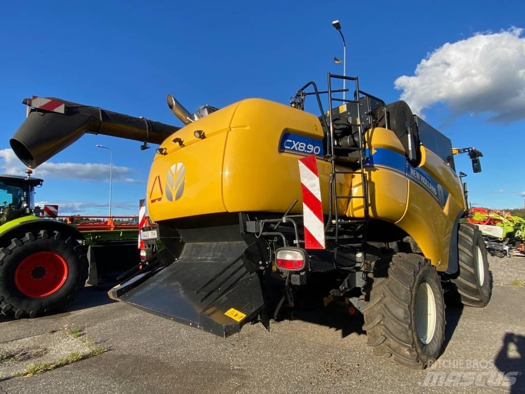 New Holland CX 8.90 Mähdrescher