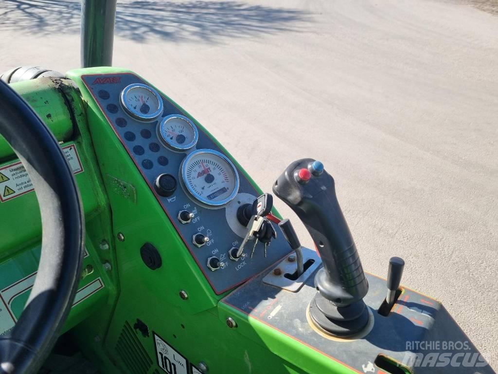 Avant 528 Minilader