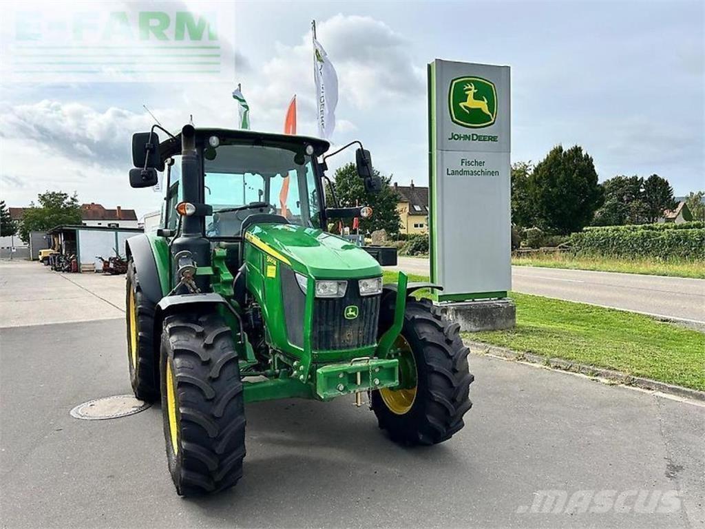 John Deere 5100m Traktoren