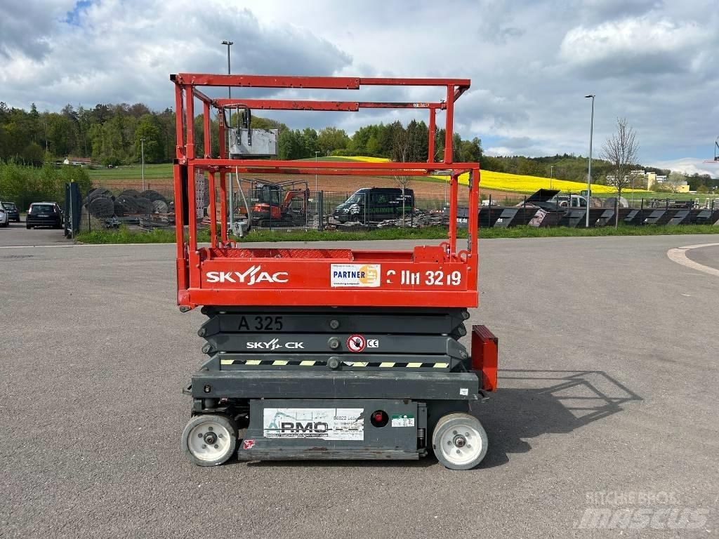 SkyJack SJ III 3219 Scheren-Arbeitsbühnen