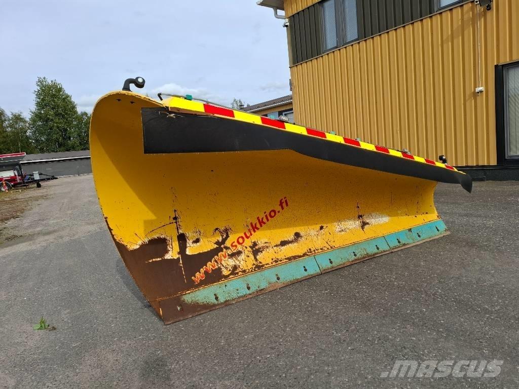 Soukkio AK 3400 Schneeschilde und -pflüge