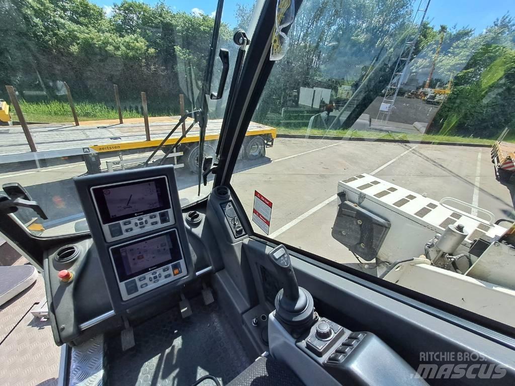 Grove GMK3060 All-Terrain-Krane