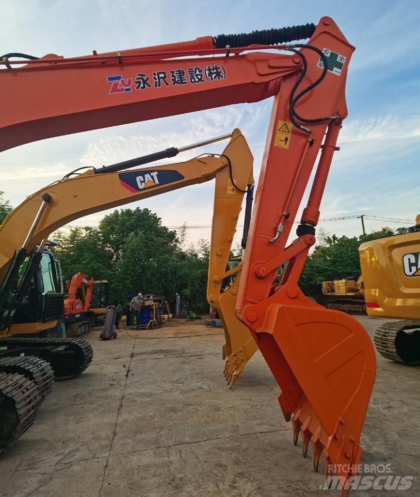 Hitachi ZX 200 Raupenbagger