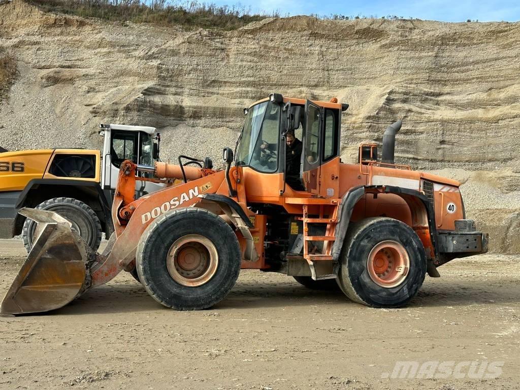 Doosan DL 300 Radlader
