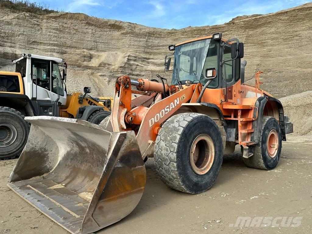 Doosan DL 300 Radlader