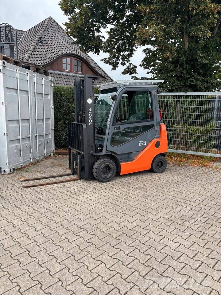 Toyota 8 FGKF 20 Gasstapler