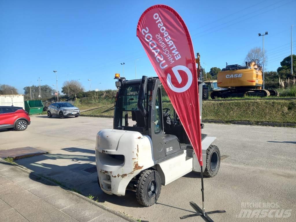 UniCarriers D32 Dieselstapler