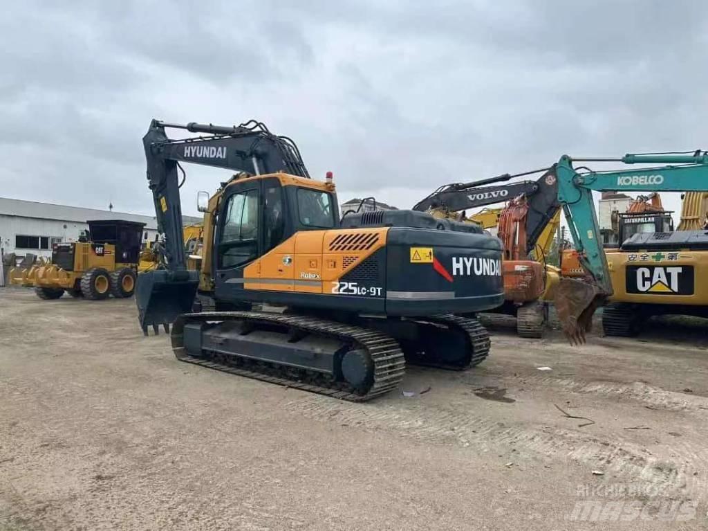 Hyundai 225LC-9T Raupenbagger