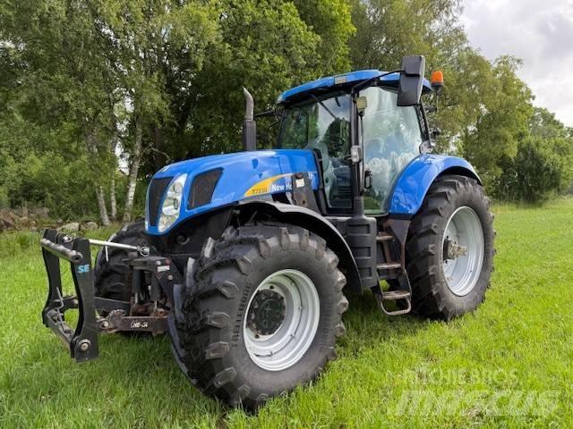 New Holland T 7030 Traktoren