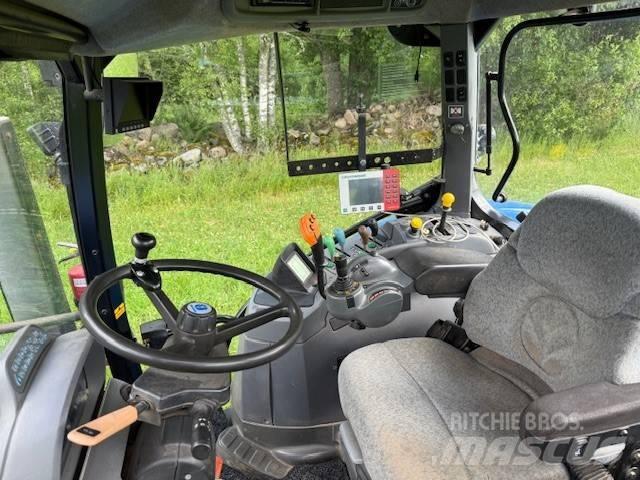 New Holland T 7030 Traktoren