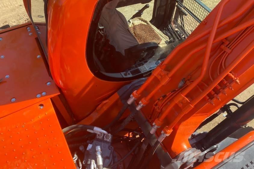 Doosan DX225 Raupenbagger