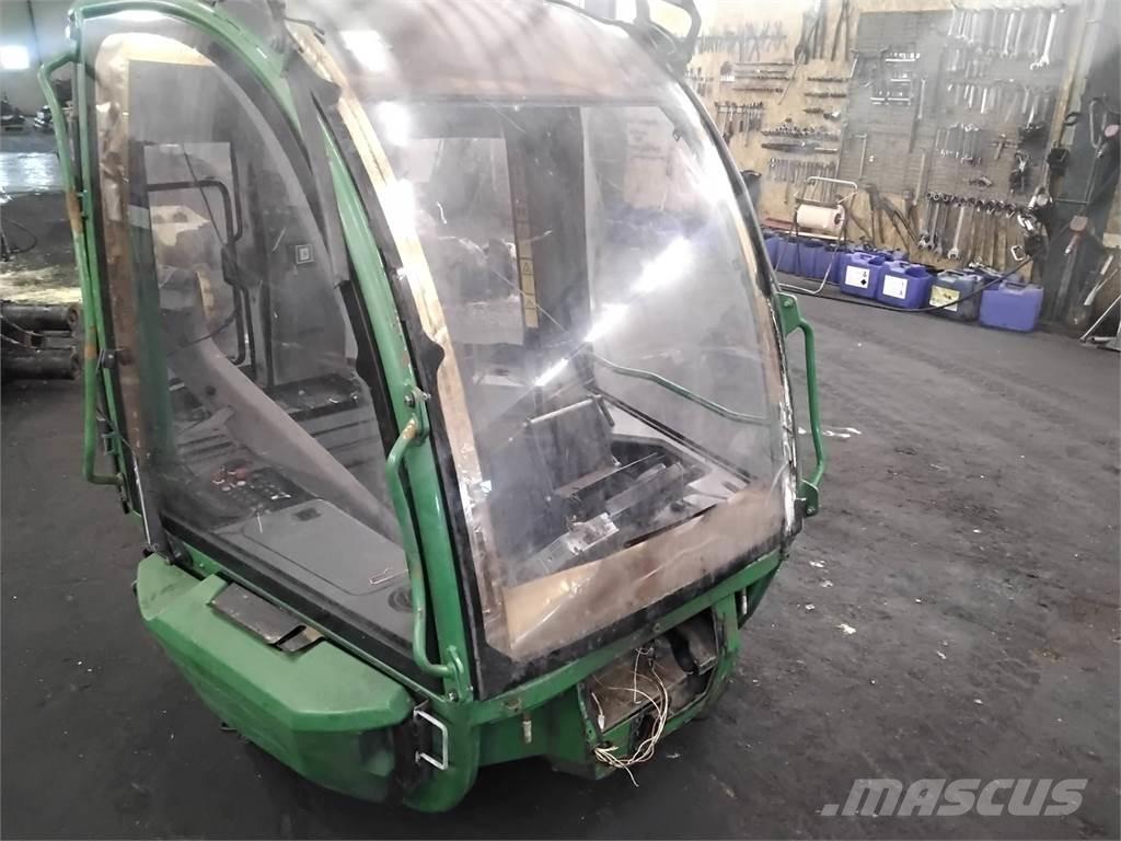 John Deere 1270E Kabinen