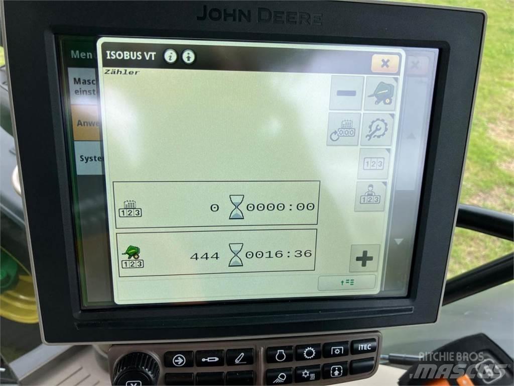 John Deere V461M Rundballenpressen