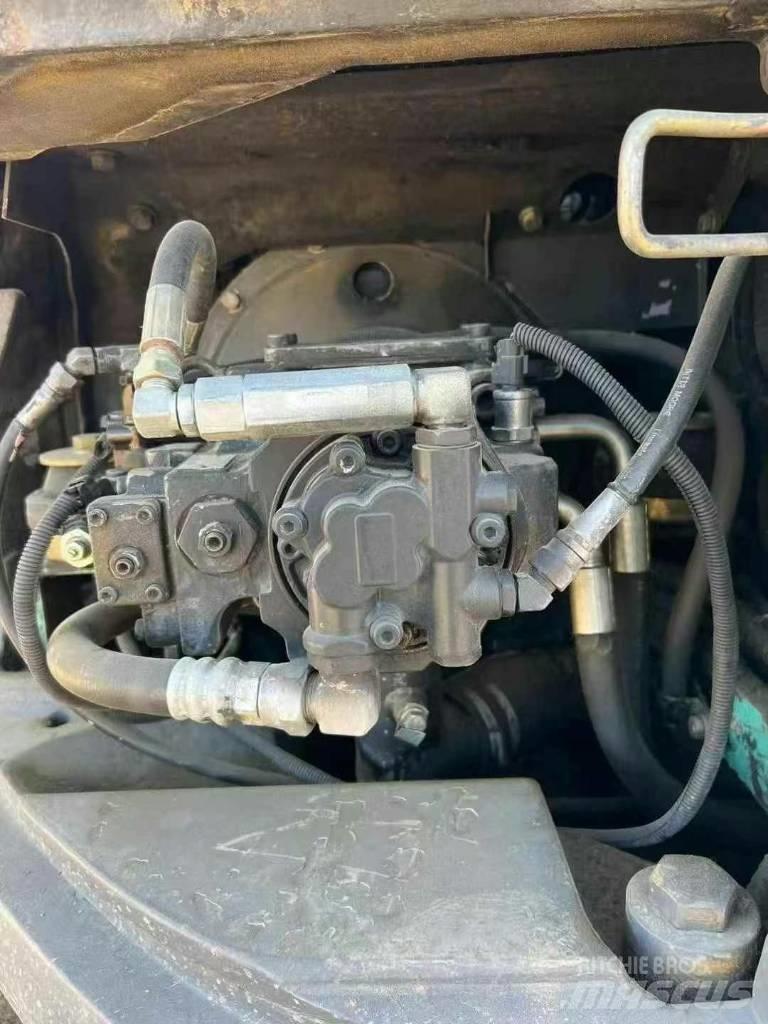 Kobelco SK135 Raupenbagger