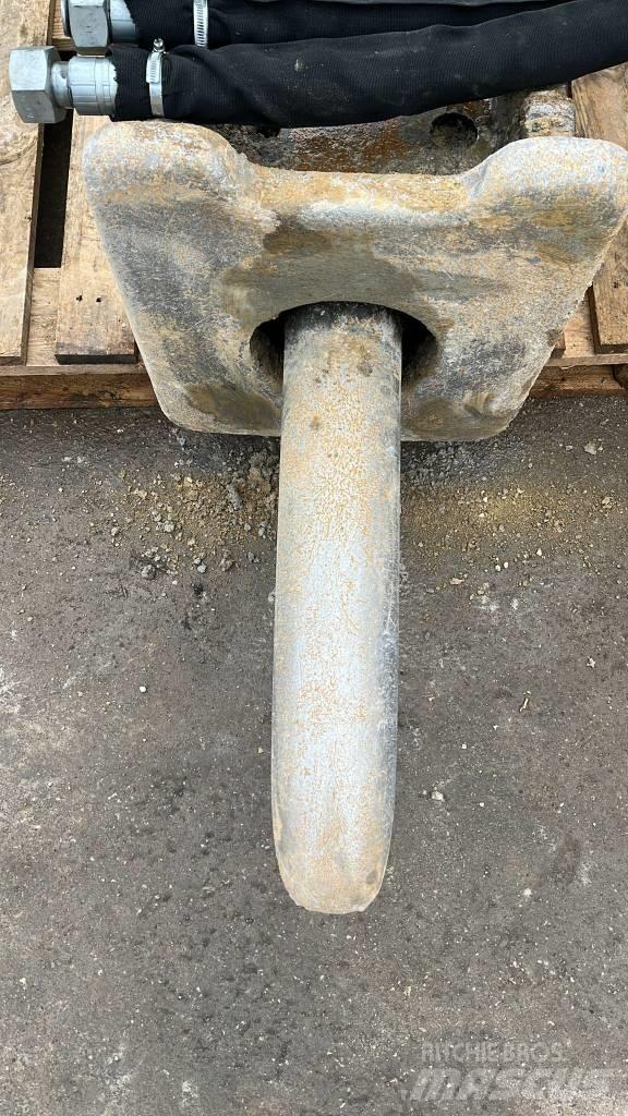 CAT H 115 Hammer / Brecher
