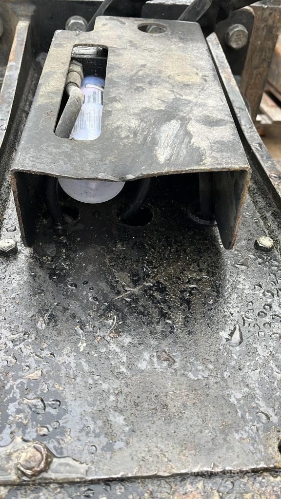 CAT H 115 Hammer / Brecher