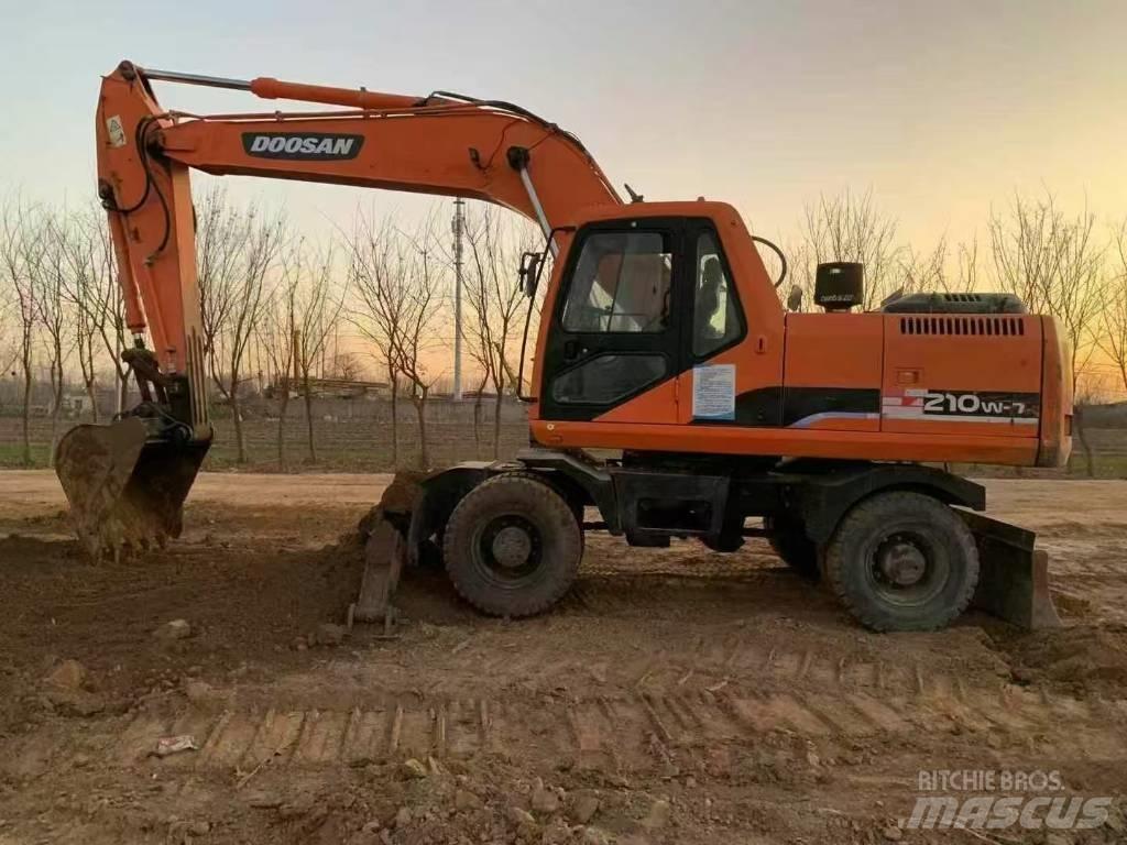 Doosan DH 210 W Mobilbagger