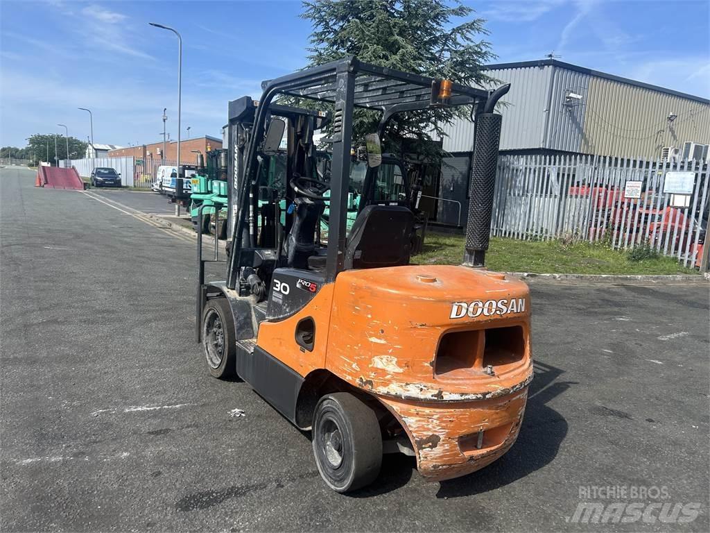Doosan D30S-5 Dieselstapler