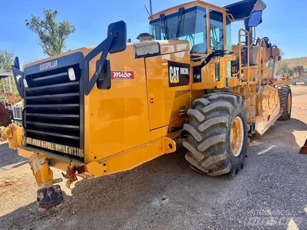 CAT RM 300 Asphalt-Recycler