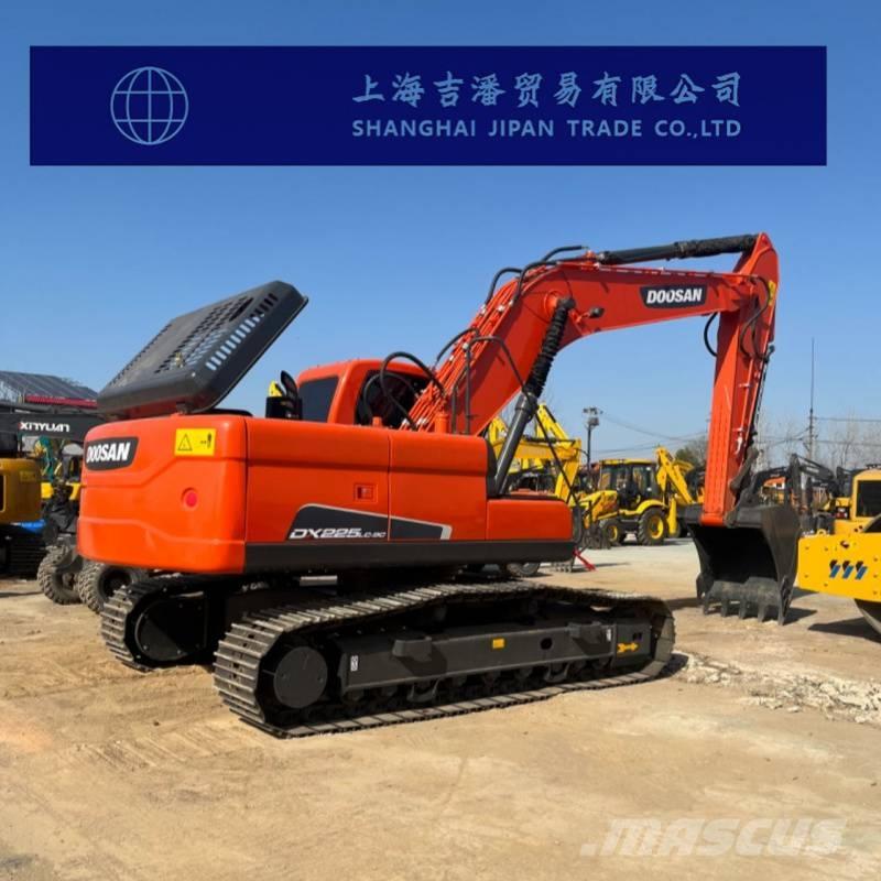Doosan DX 225 Raupenbagger