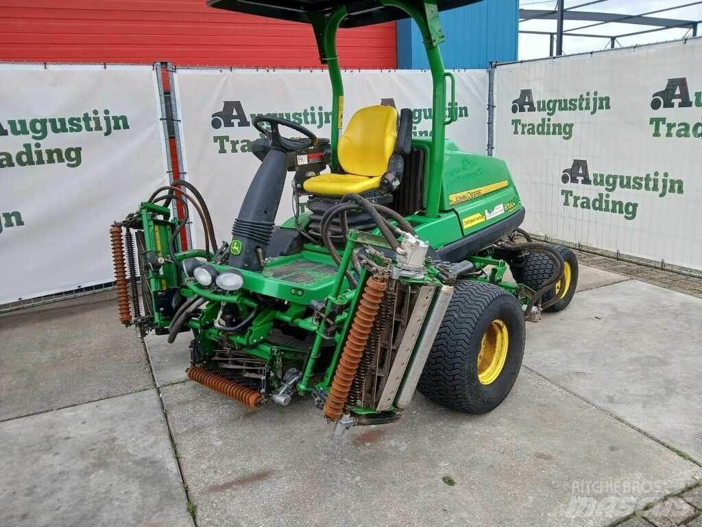 John Deere 8700 A Reitermäher