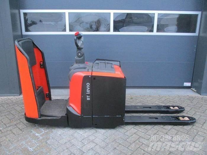 Toyota LPE 250 Gabelstapler mit Fahrerstand